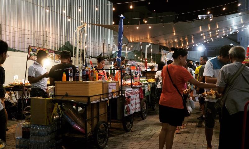 来一份曼谷的路边摊烤虾
